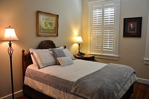 Riverview Hotel