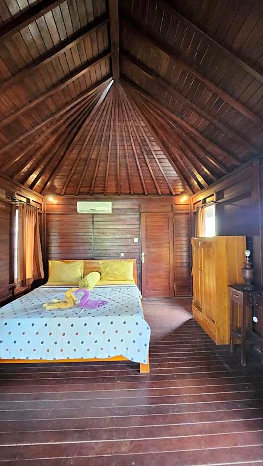Suka Beach Bungalow