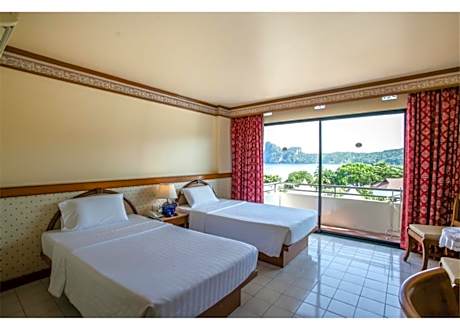 Twin Room with Sea View