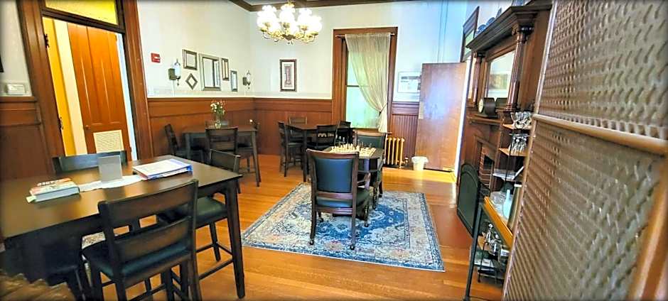 Inn at the Agora