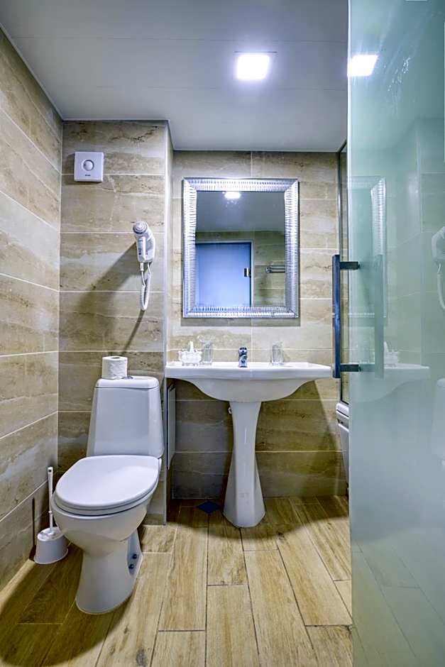 Alekta Hotel - Free Parking