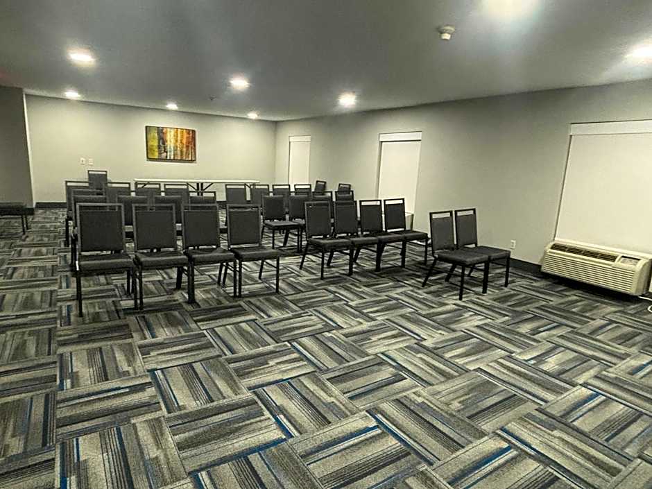 Quality Inn & Suites at Airport Blvd I-65