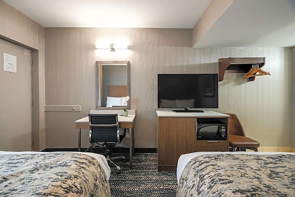 Monte Carlo Inn Toronto West Suites