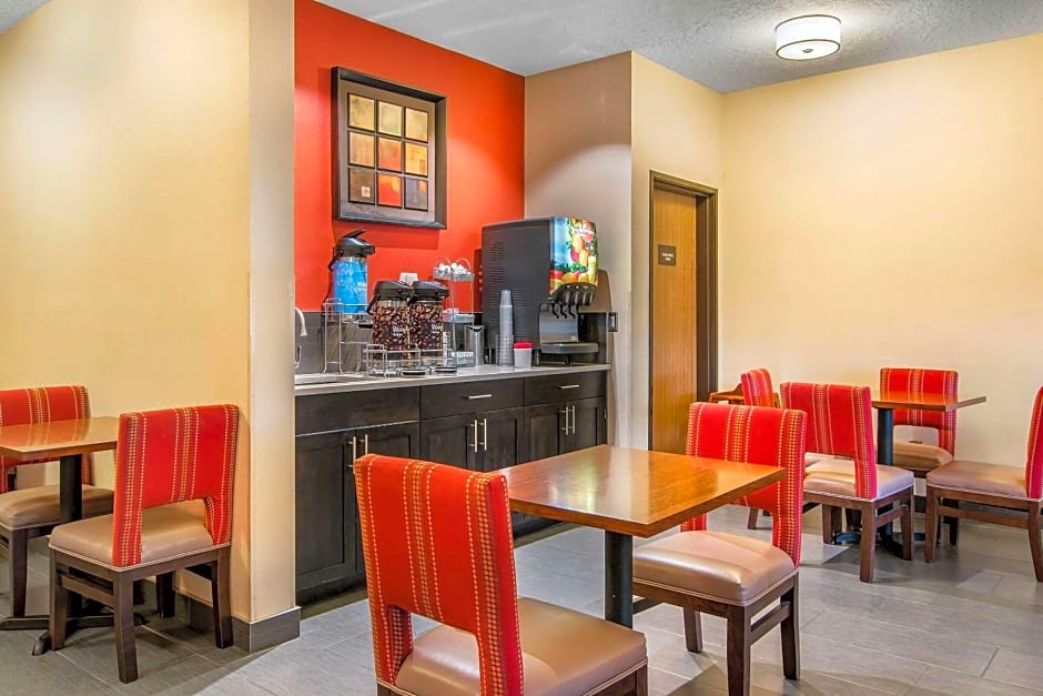 Comfort Suites Near Vancouver Mall