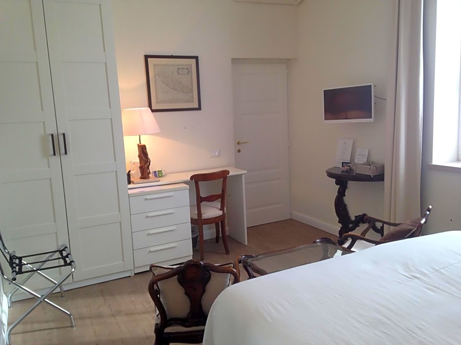 Relais Torre Dei Torti - Luxury Bed and Breakfast