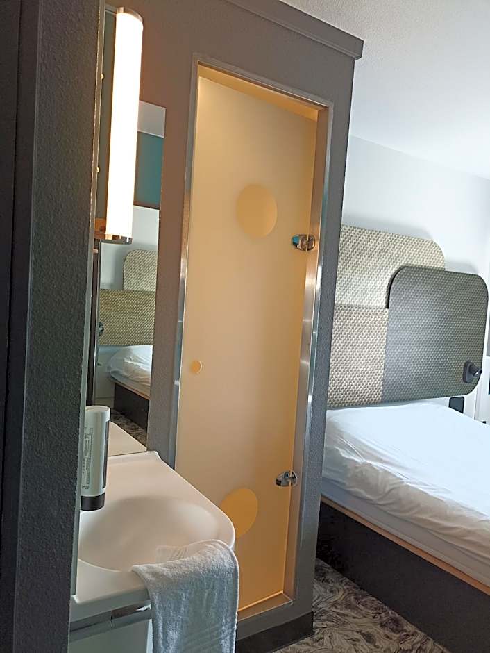 B&B HOTEL Calais Terminal Cité Europe 2 étoiles