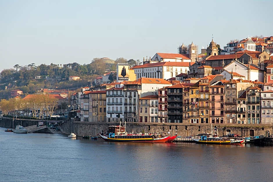 The House of Sandeman - Hostel & Suites