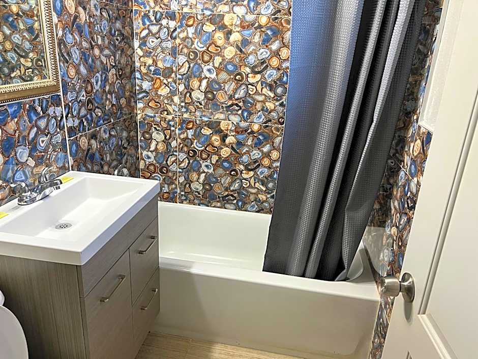 Miami Inn & Suites