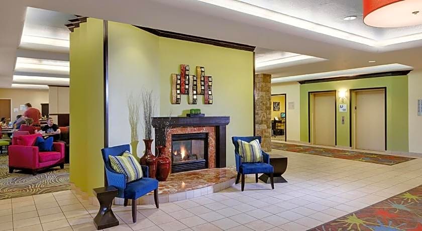 Holiday Inn Express Hotel & Suites Saginaw By IHG