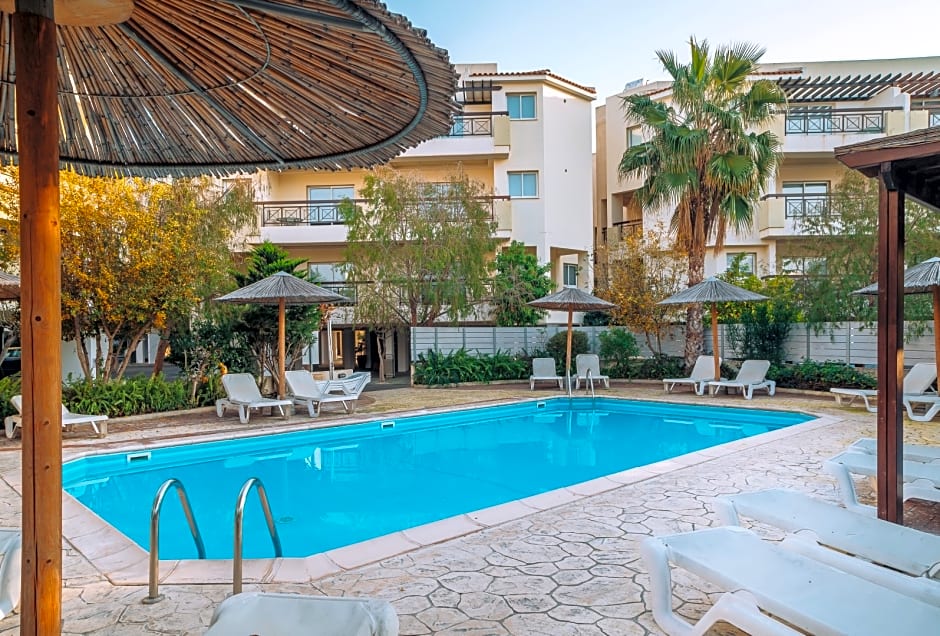 Artemis Cynthia Complex