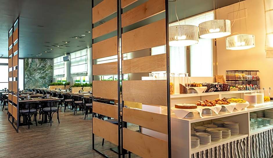 Regina Urban Beach Hotel