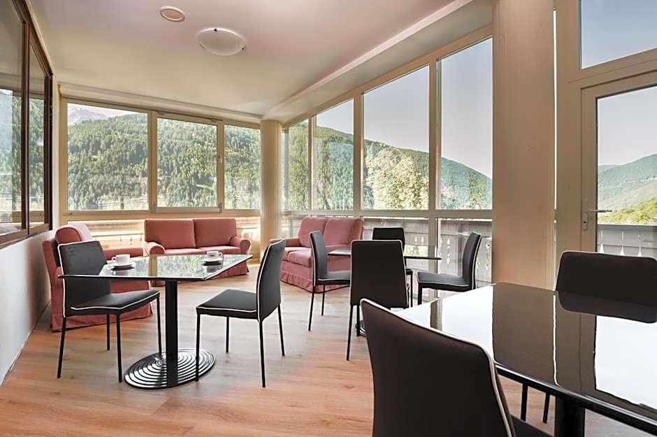 Hotel Vezza Alpine Lodge & Spa