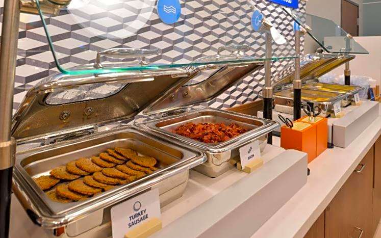 Holiday Inn Express & Suites - Hawaiian Gardens By IHG