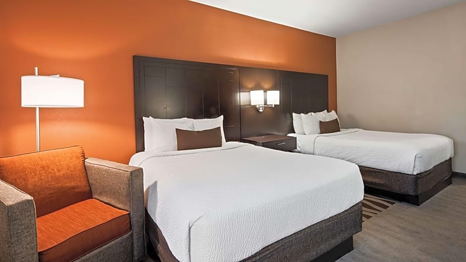 Best Western Plus Lee's Summit Hotel & Suites