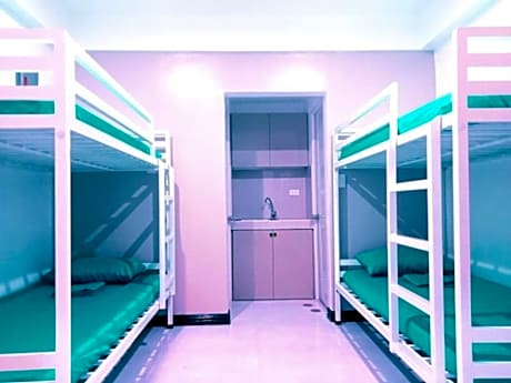 Quadruple Room with Private Bathroom