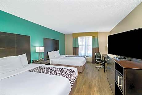 2 Queen Beds Non-Smoking