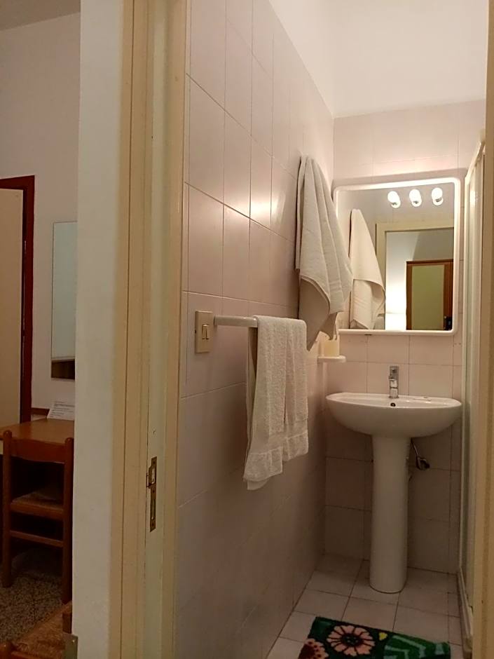 Ariston Petit Hotel