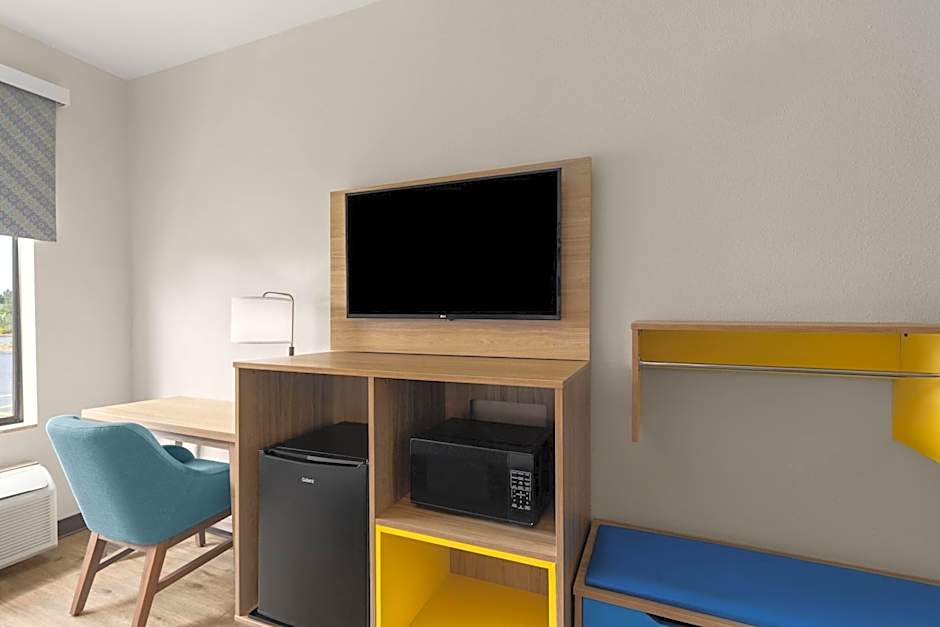 Days Inn by Wyndham McDonough