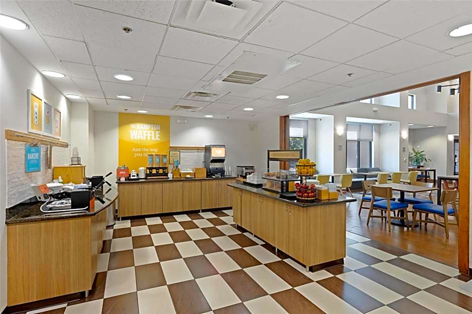 Hampton Inn By Hilton And Suites Madera