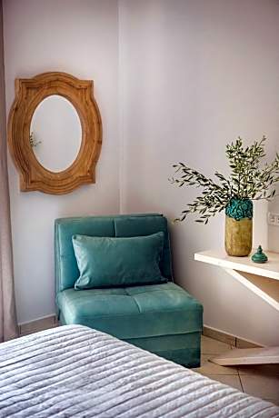 Suite with Side Sea View