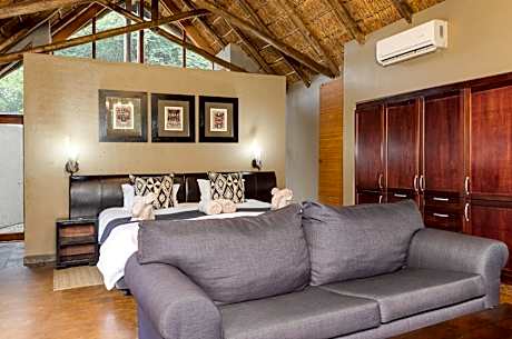 Suite with 2 Game Drives
