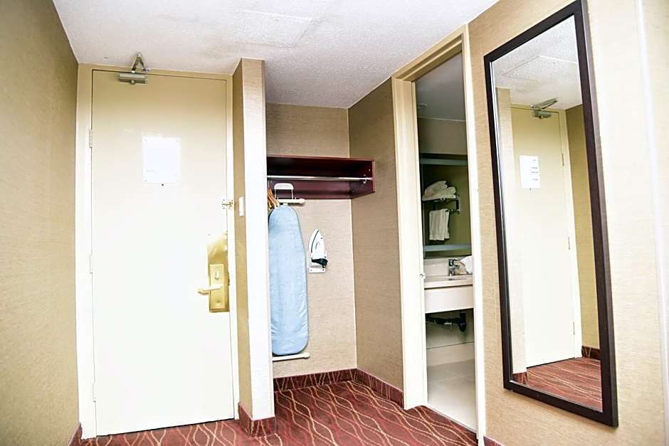 Days Inn by Wyndham Ottawa