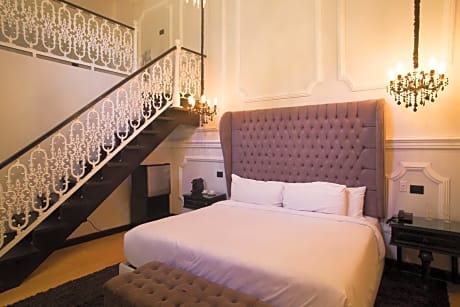 Deluxe Suite with Spa Bath