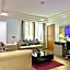 Victoria Crown Plaza Hotel