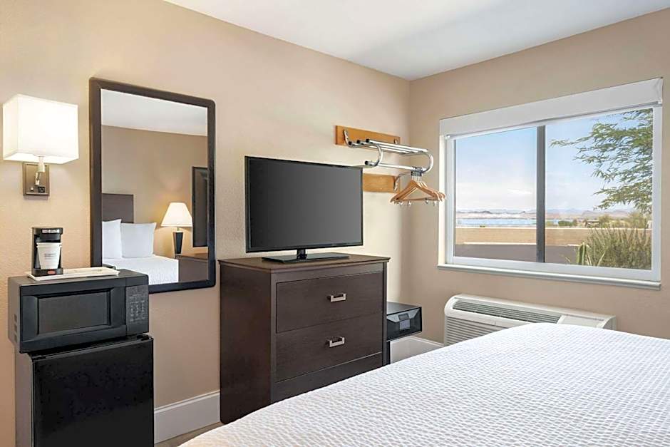 Travelodge by Wyndham Lake Havasu
