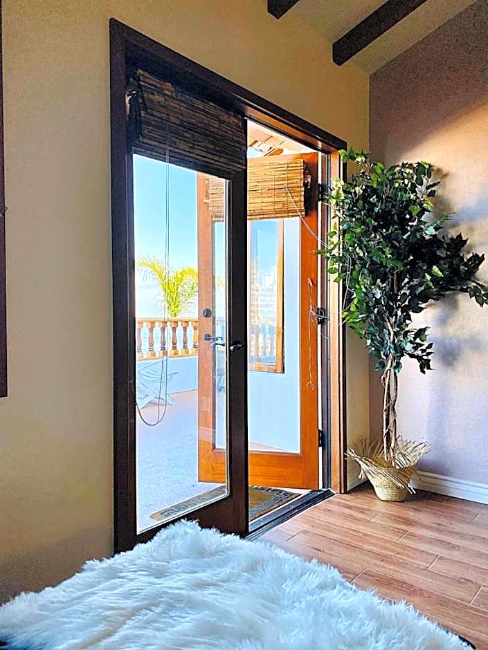 Hamilton Cove-Boho Chic Villa w/Golf Cart...No pets.