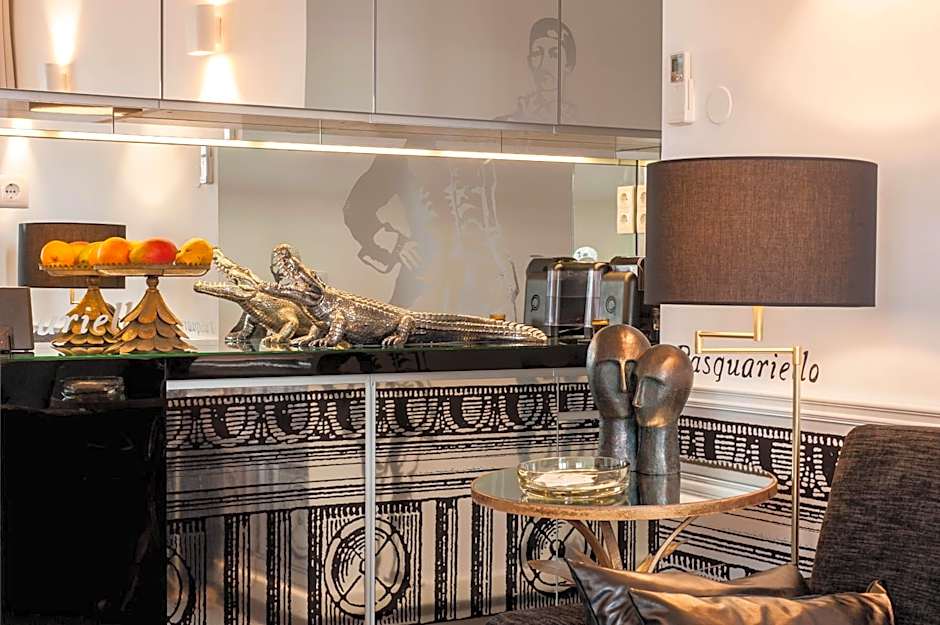 Teatro Boutique Rooms & Suites