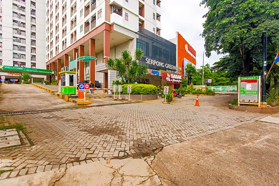 Vaccinated Staff - OYO 2582 Apartemen Serpong Green View