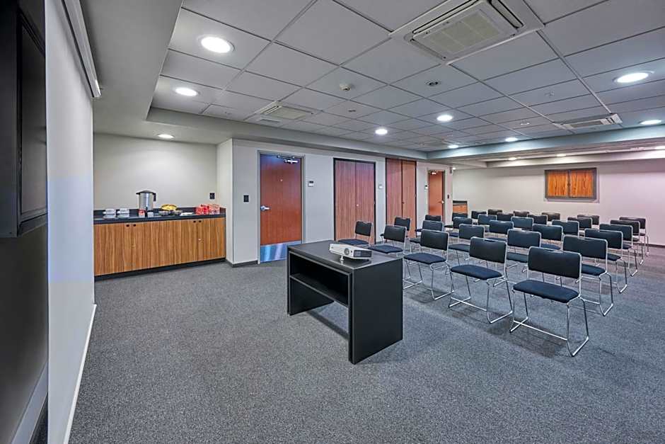 City Express by Marriott Ciudad de México Plaza Central