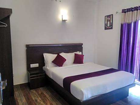 Queen Room with Balcony