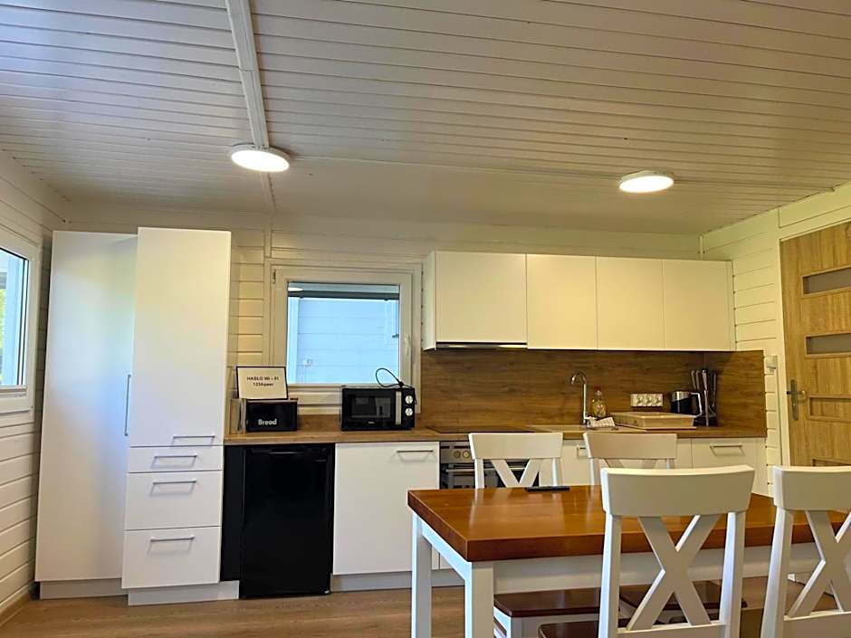 Domki nad jeziorem Kazub