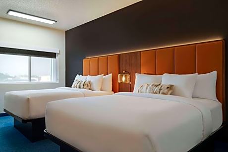 Queen Room with Two Queen Beds - Non-Smoking