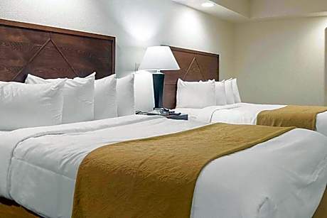 2 Queen Beds Deluxe Suite Non-Smoking