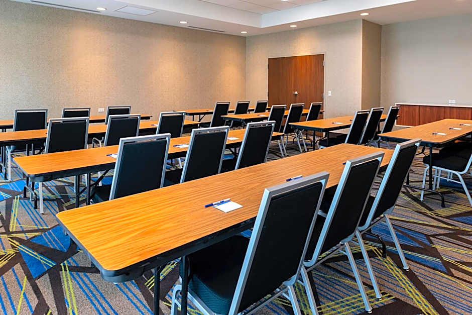 Holiday Inn Express and Suites Romeoville Joliet North By IHG