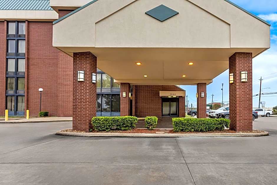 Sonesta Essential Houston Hobby Airport
