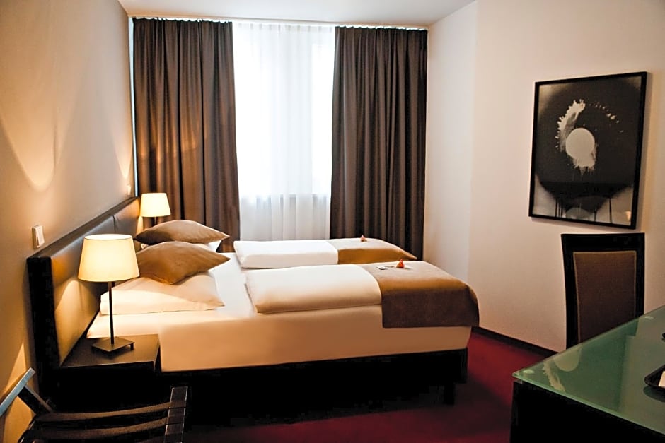 Photo 1 of 6 of Superior Double Room