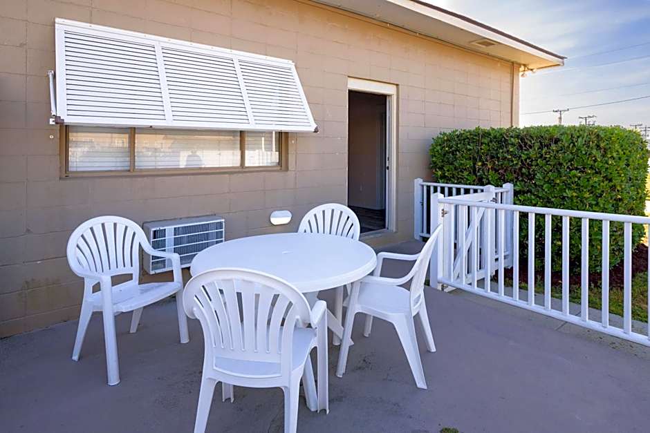 Outer Banks Motor Lodge