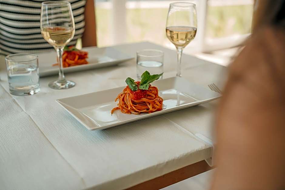 Villaggio Camping Poseidon - Bungalows & Rooms with Sea View in Nature