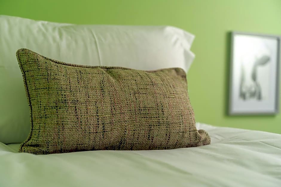 Rising Sun Pub, Restaurant and Rooms