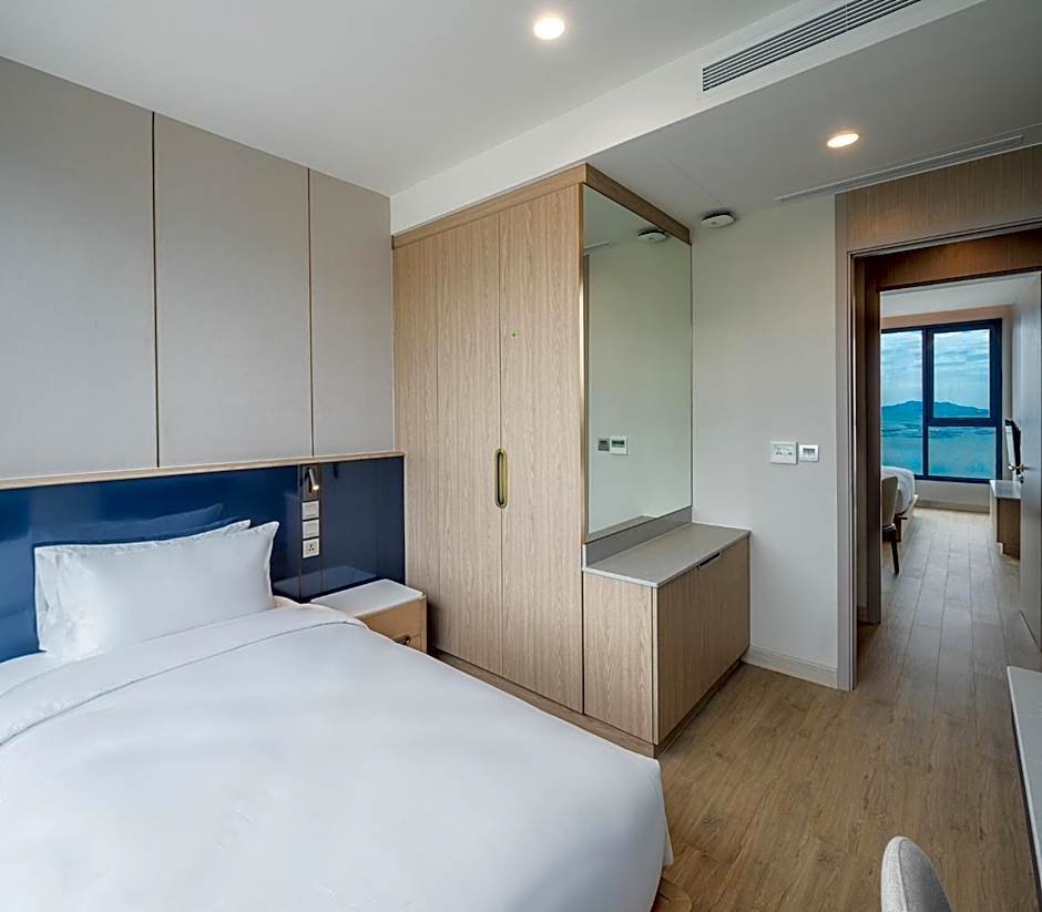 S Sriracha Hotel & Residence