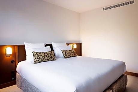 Suite with Hot Tub