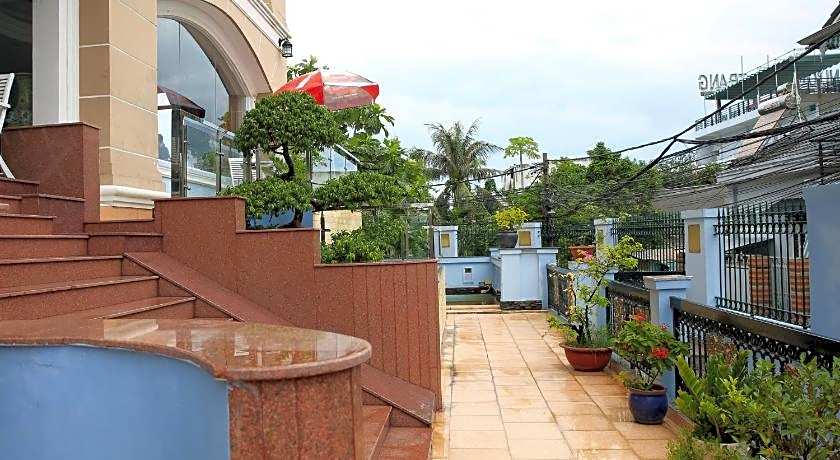 Hoa Phat Hotel & Apartment