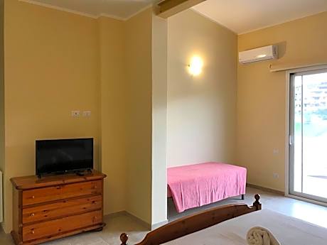 Quadruple Room with Sea View