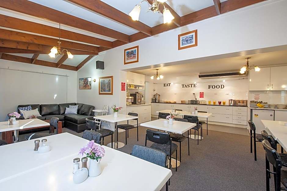 Allan Cunningham Motel