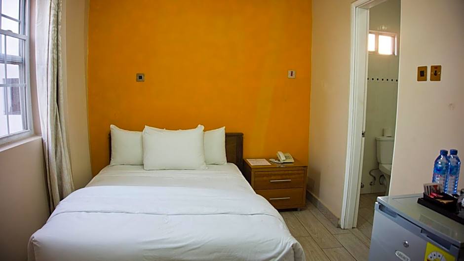 Tropical Enclave Hotel