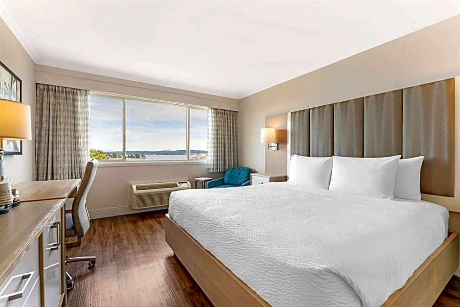 Photo 1 of 4 of 1 King Bed, Harbor View